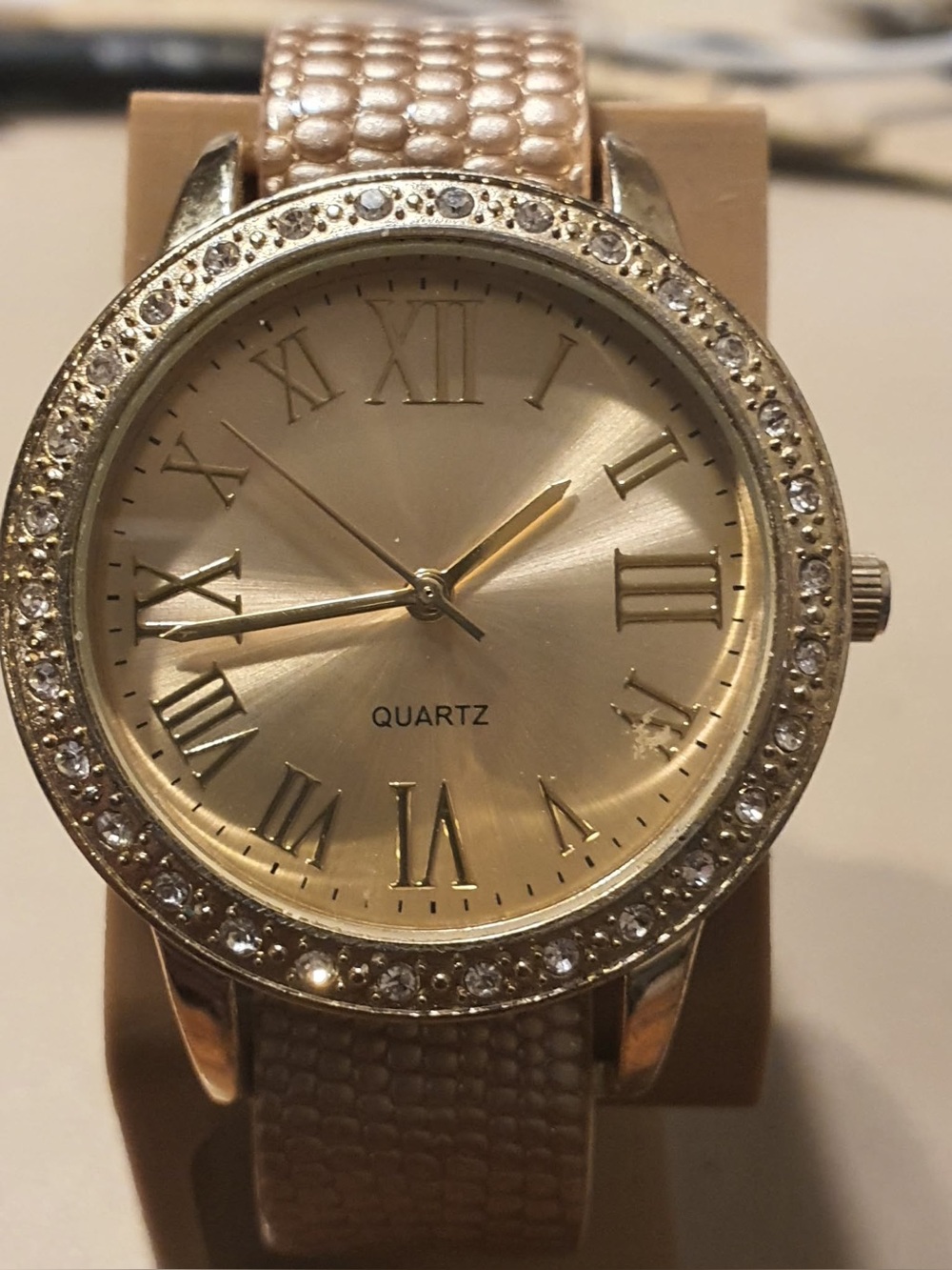 🦋10/$20🦋 Goldtone Rhinestone Leather Women's Watch